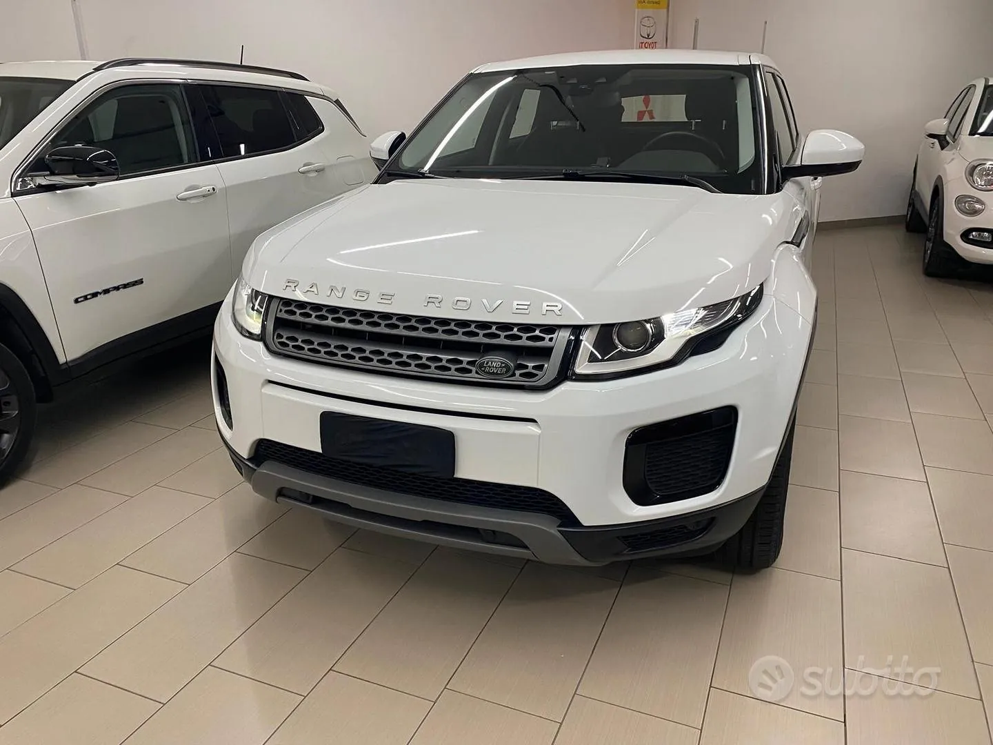 Land Rover Range Rover Evoque 2018 photo 3