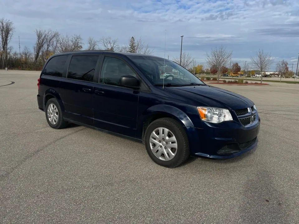 Dodge Grand Caravan 2017 photo 2