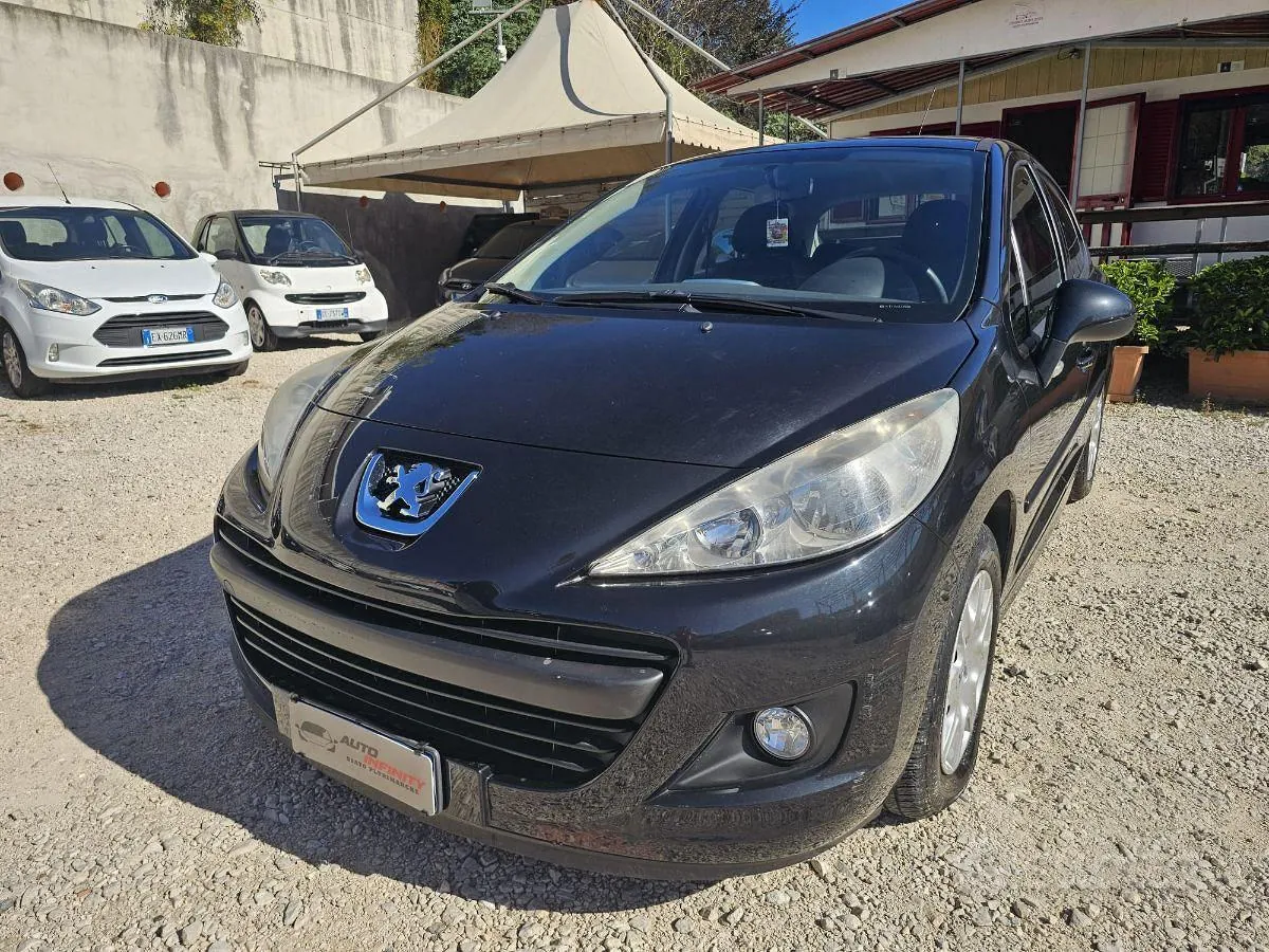 Peugeot 207 2011 photo 2