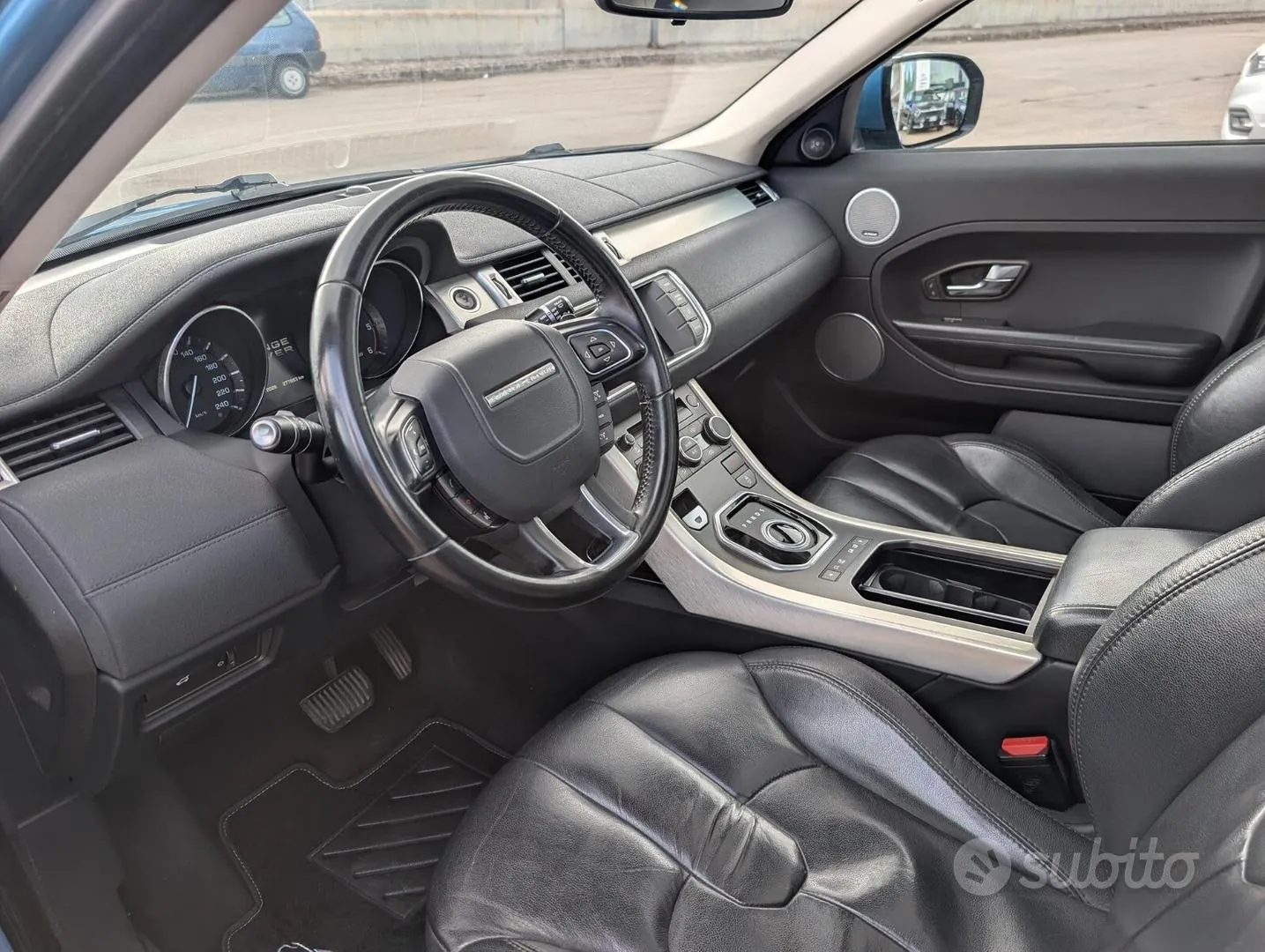 Land Rover Range Rover Evoque 2012 photo 4