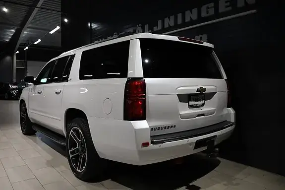 Chevrolet Suburban 2016 photo 4