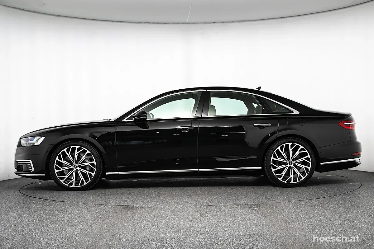 Audi A8 2021 photo 2