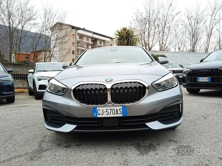 BMW 1 Series 2022 photo 2