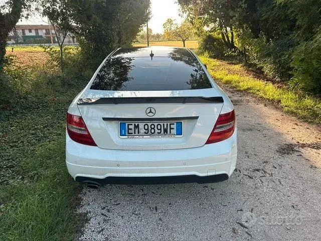 Mercedes-Benz C-Class 2012 photo 2