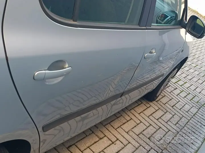 Skoda Fabia 2008 photo 4