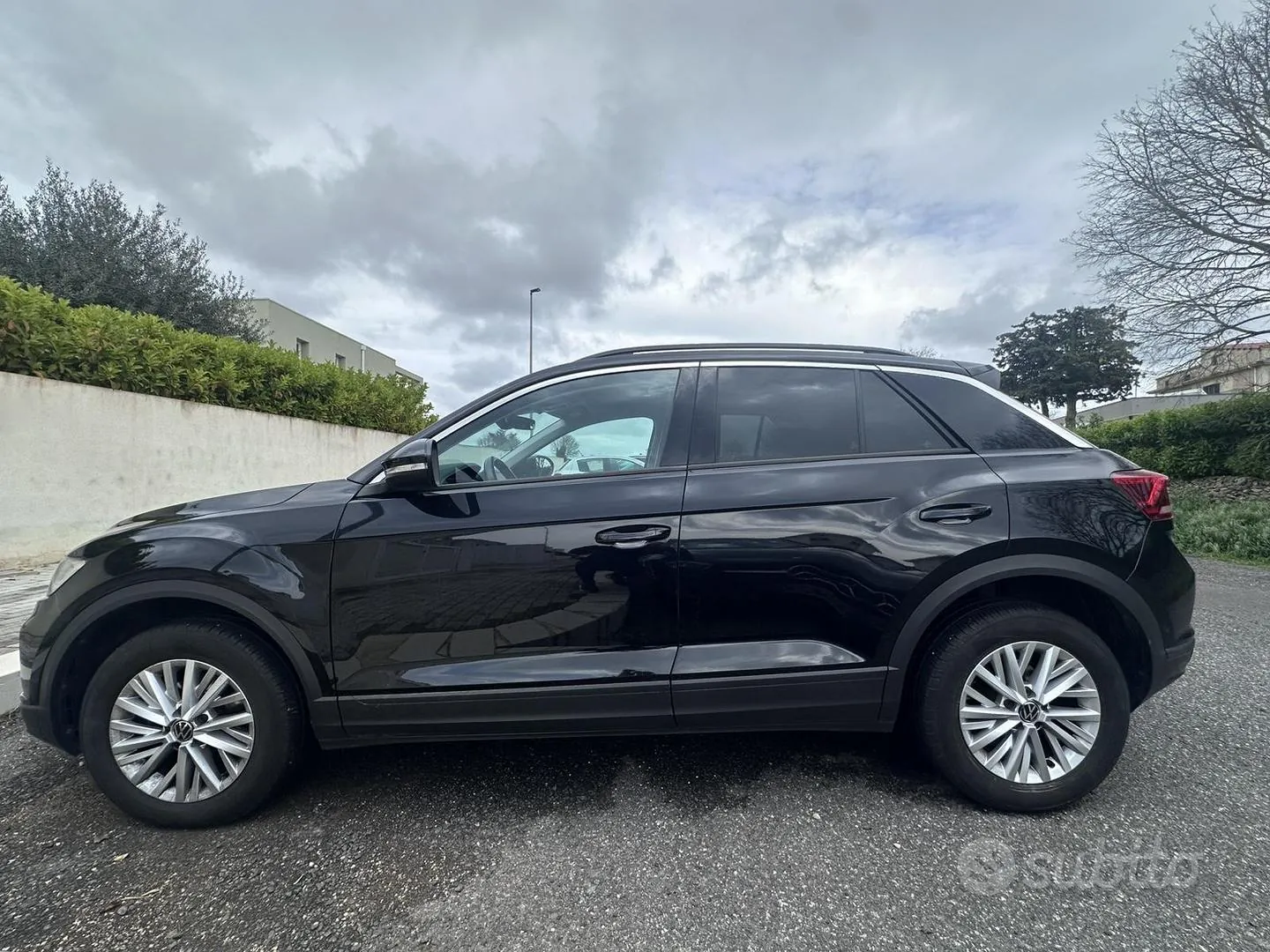 Volkswagen T-Roc 2023 photo 2