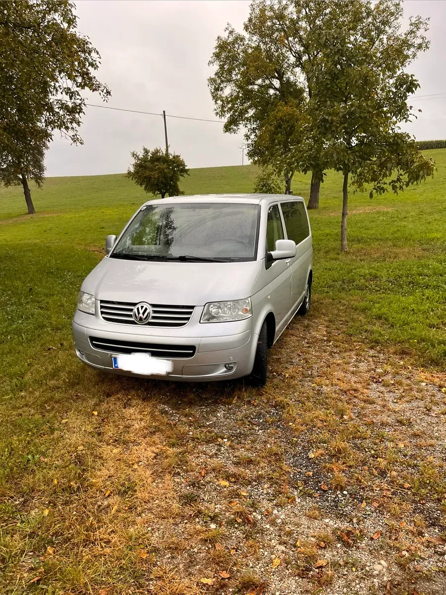 Volkswagen Multivan 2009 photo 2