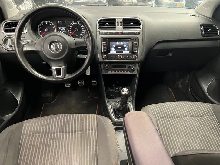Volkswagen Polo 2011 photo 3