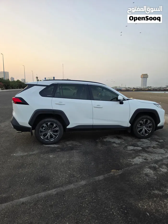 Toyota Rav4 2023 photo 2