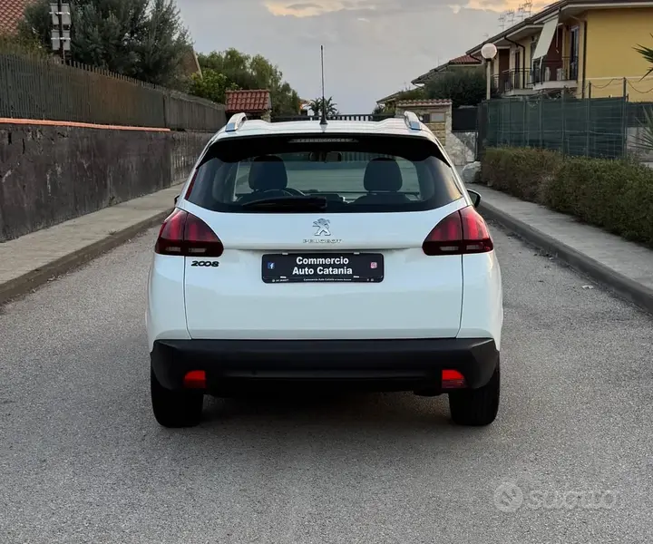 Peugeot 2008 2017 photo 2