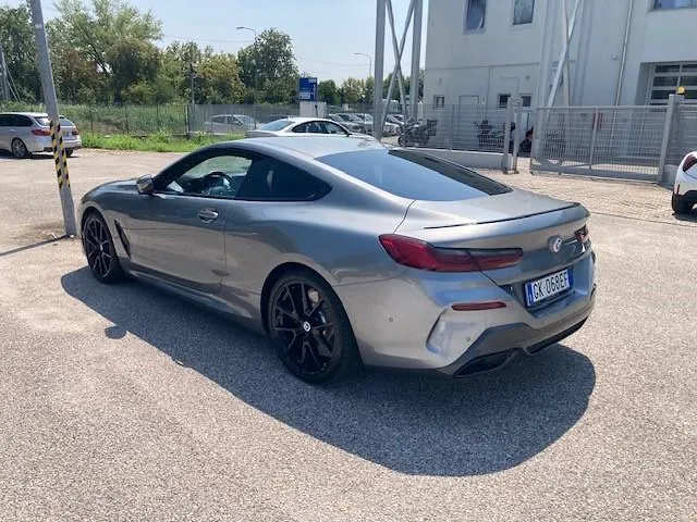 BMW 8 Series 2022 photo 4