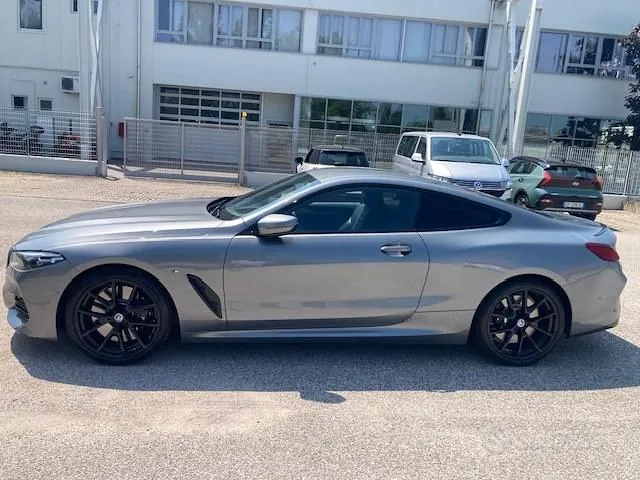 BMW 8 Series 2022 photo 3