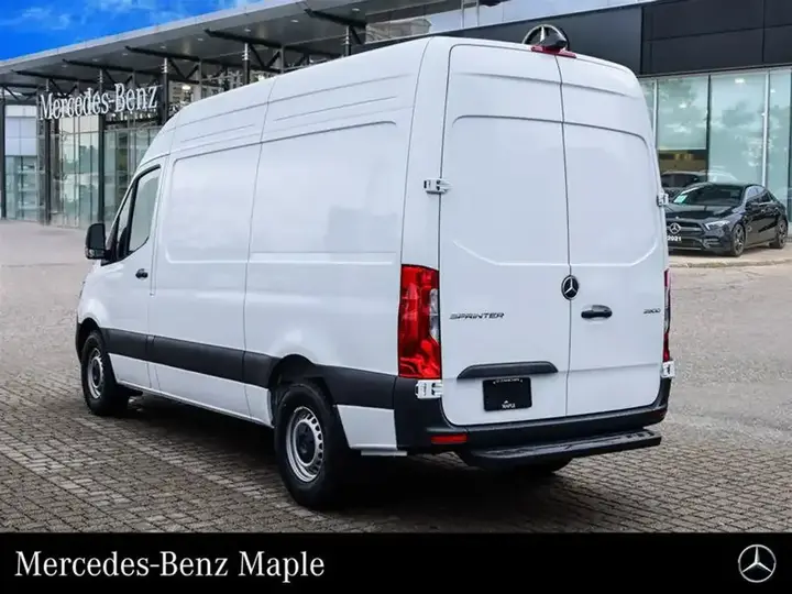 Mercedes-Benz Sprinter 2026 photo 3
