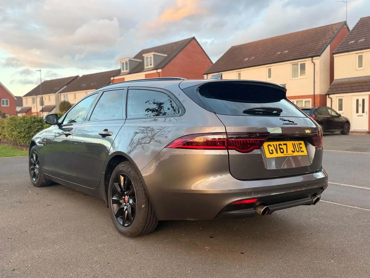 Jaguar Xf 2018 photo 3