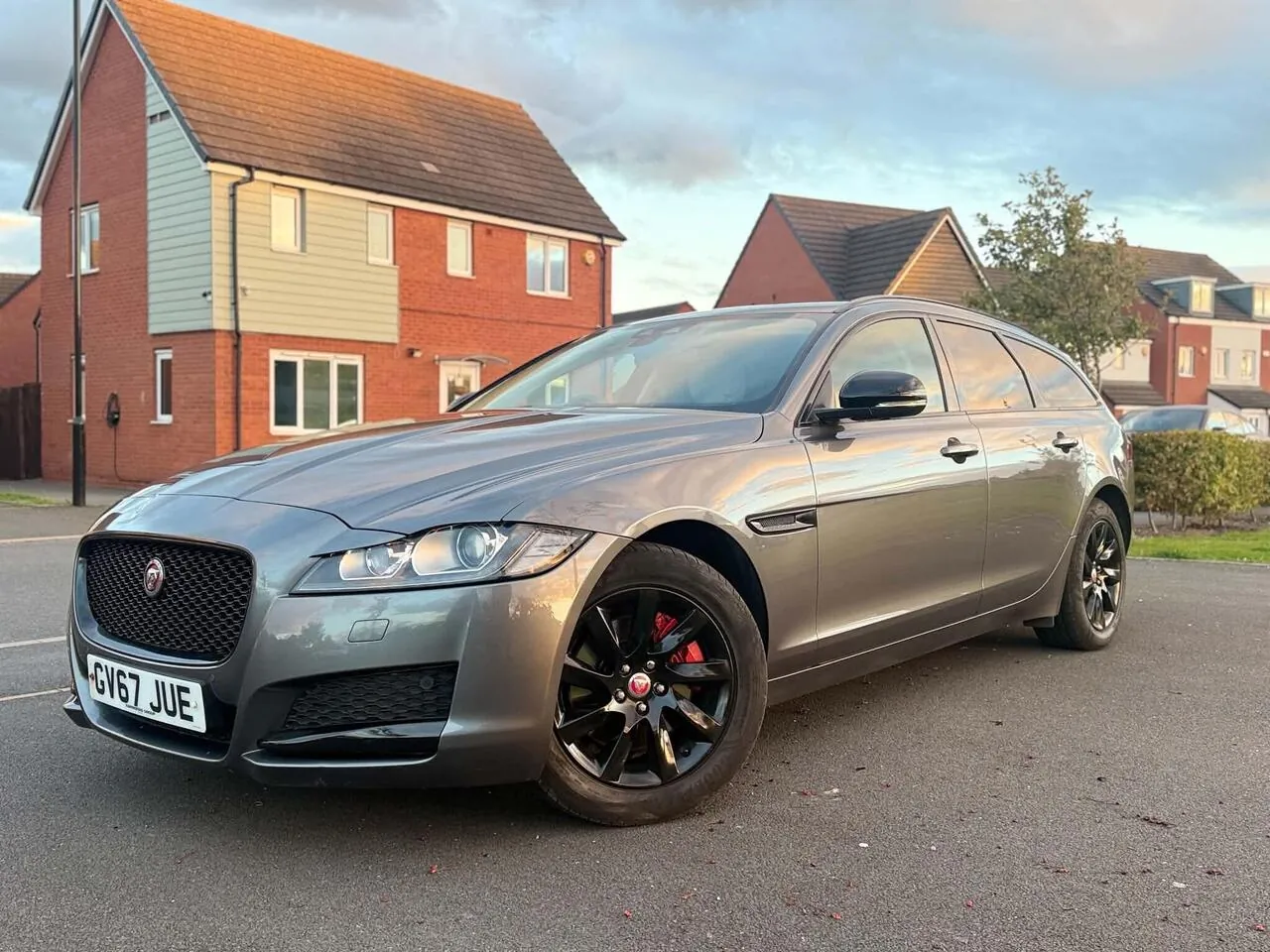 Jaguar Xf 2018 photo 2