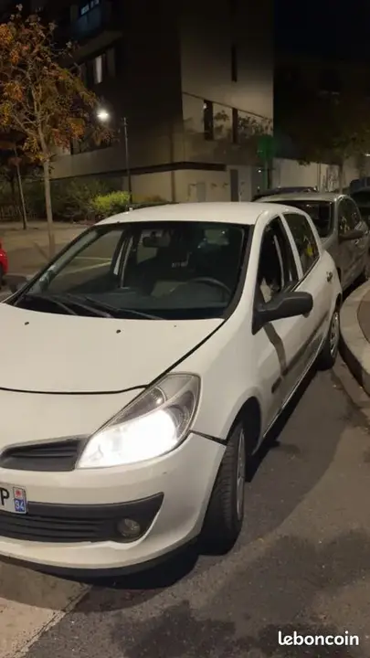 Renault Clio 2006 photo 3