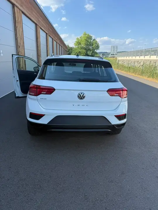 Volkswagen T-Roc 2018 photo 2
