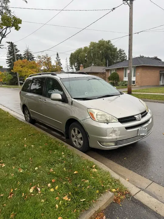 Toyota Sienna 2004 photo 4