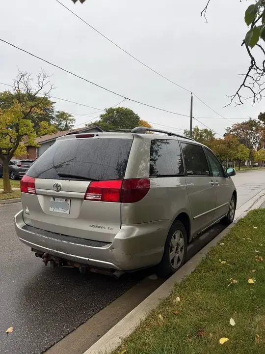 Toyota Sienna 2004 photo 3