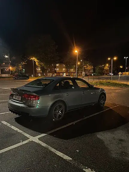 Audi A4 2011 photo 2