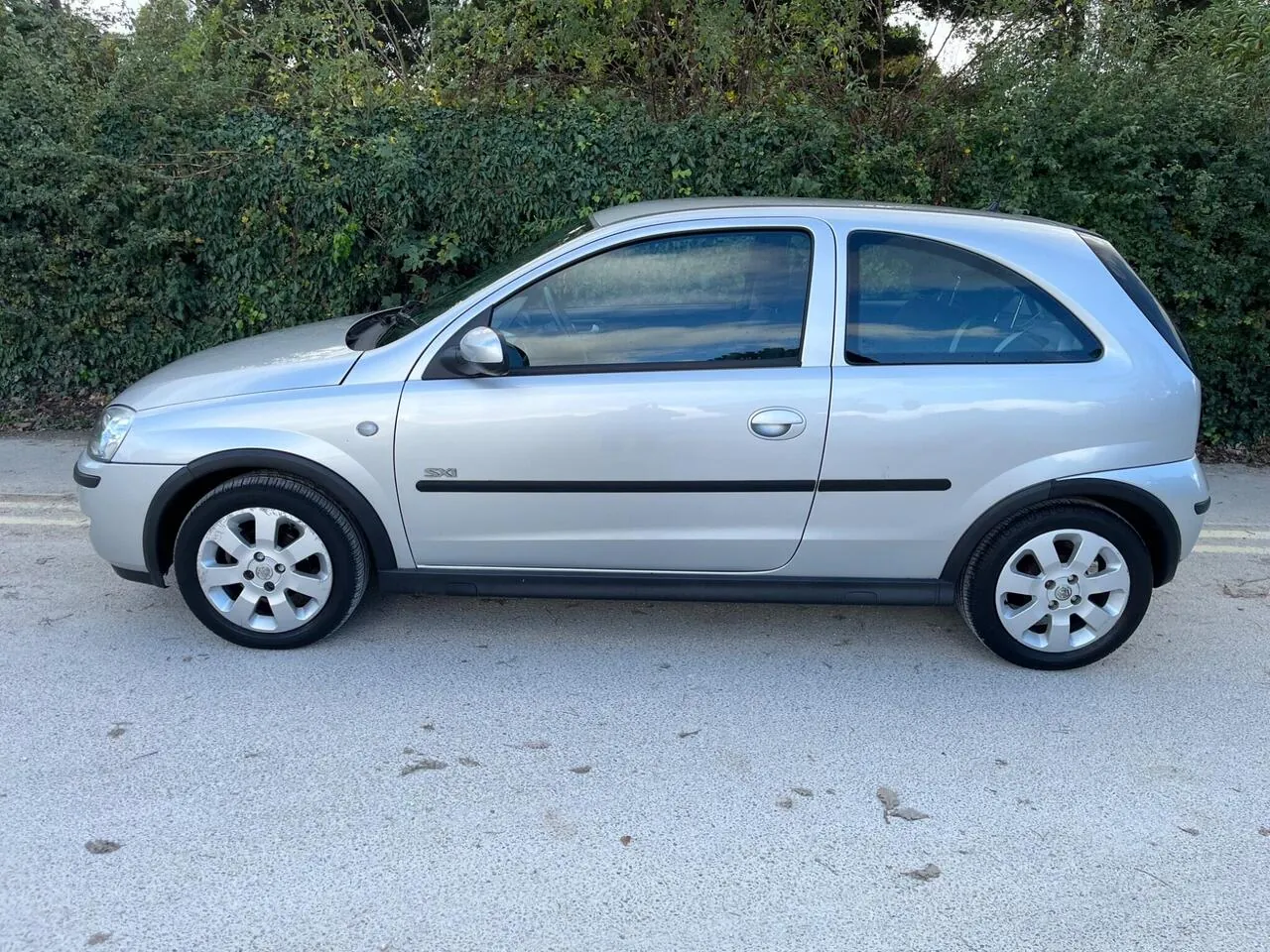 Vauxhall Corsa 2005 photo 2