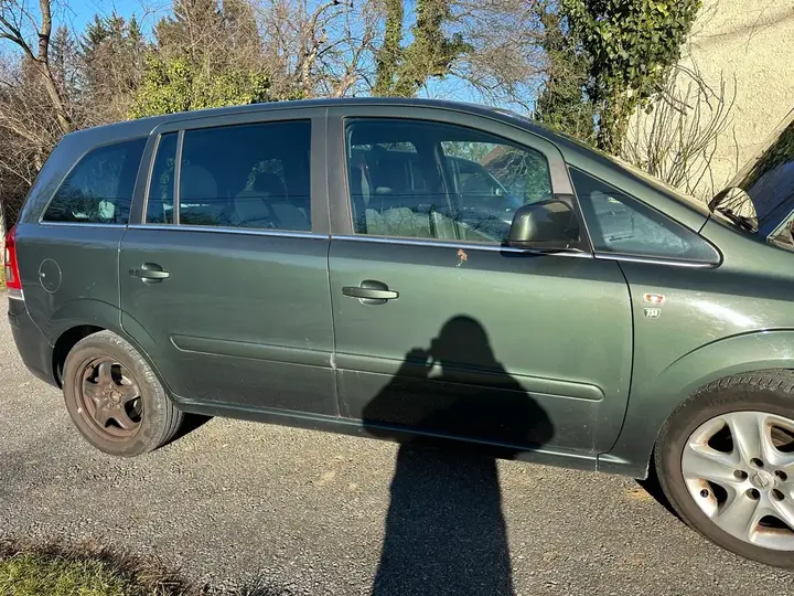 Opel Zafira 2011 photo 3