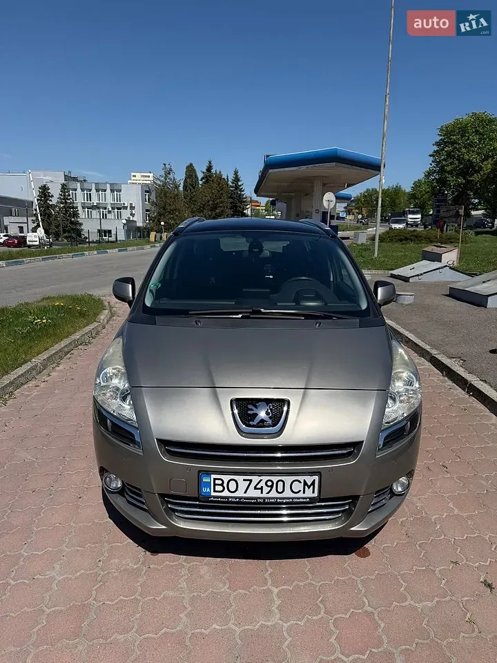 Peugeot 5008 2011 photo 3