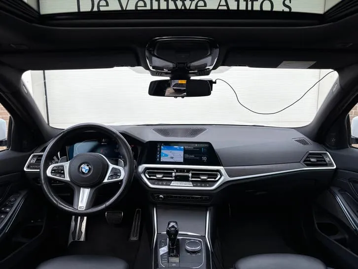BMW 3 Series 2020 photo 3