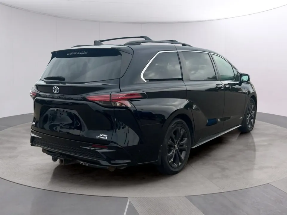 Toyota Sienna 2021 photo 2