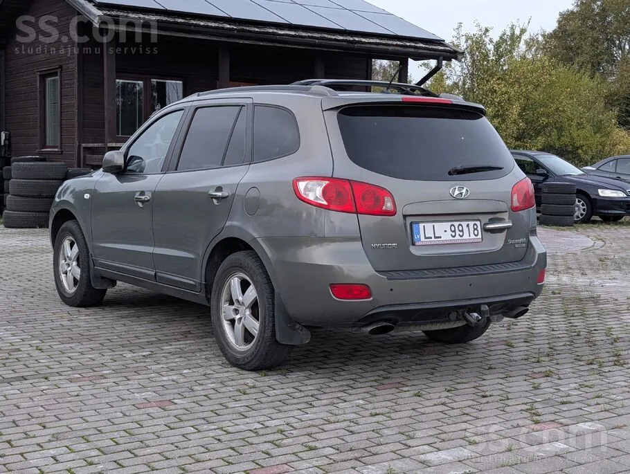 Hyundai Santa Fe 2010 photo 4