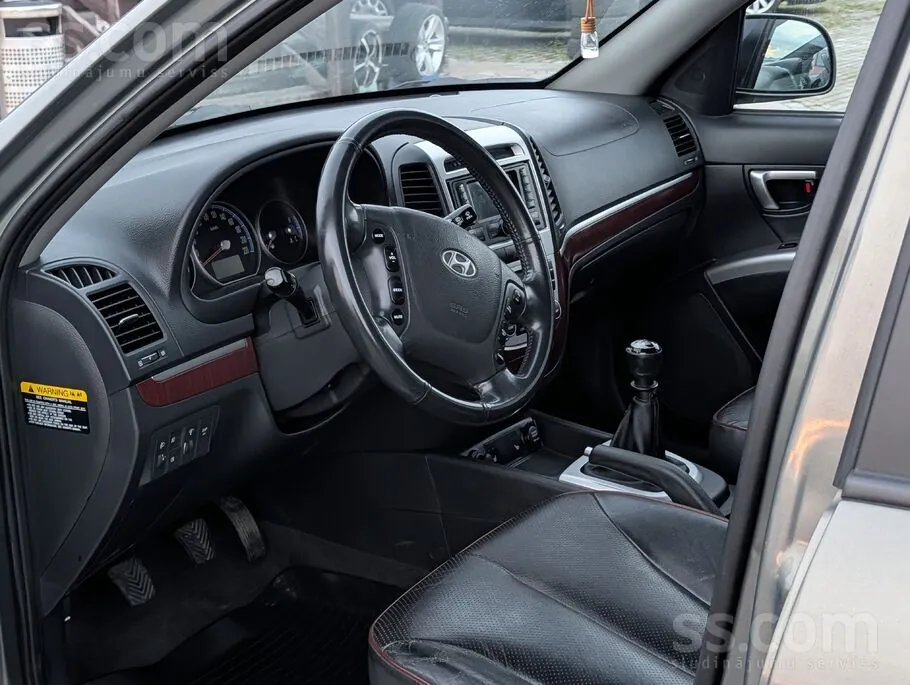 Hyundai Santa Fe 2010 photo 5