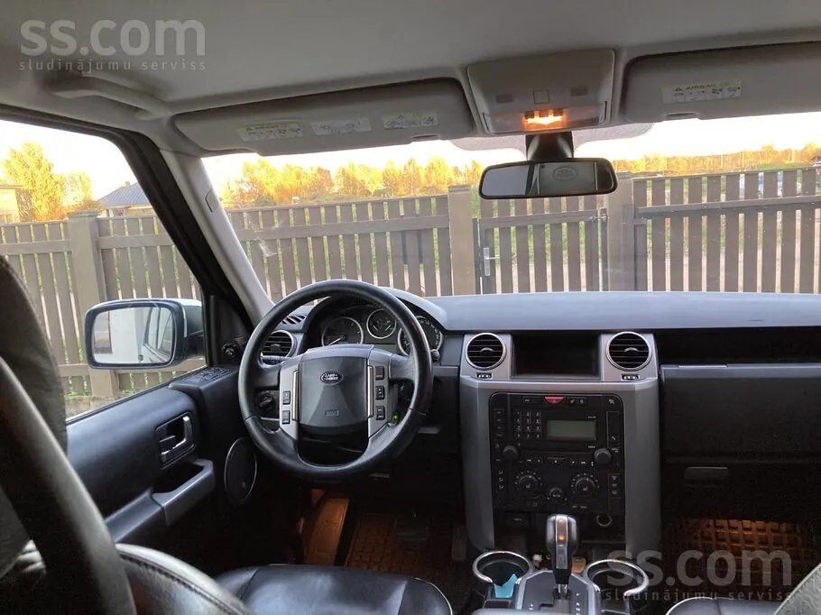 Land Rover Discovery 2009 photo 3