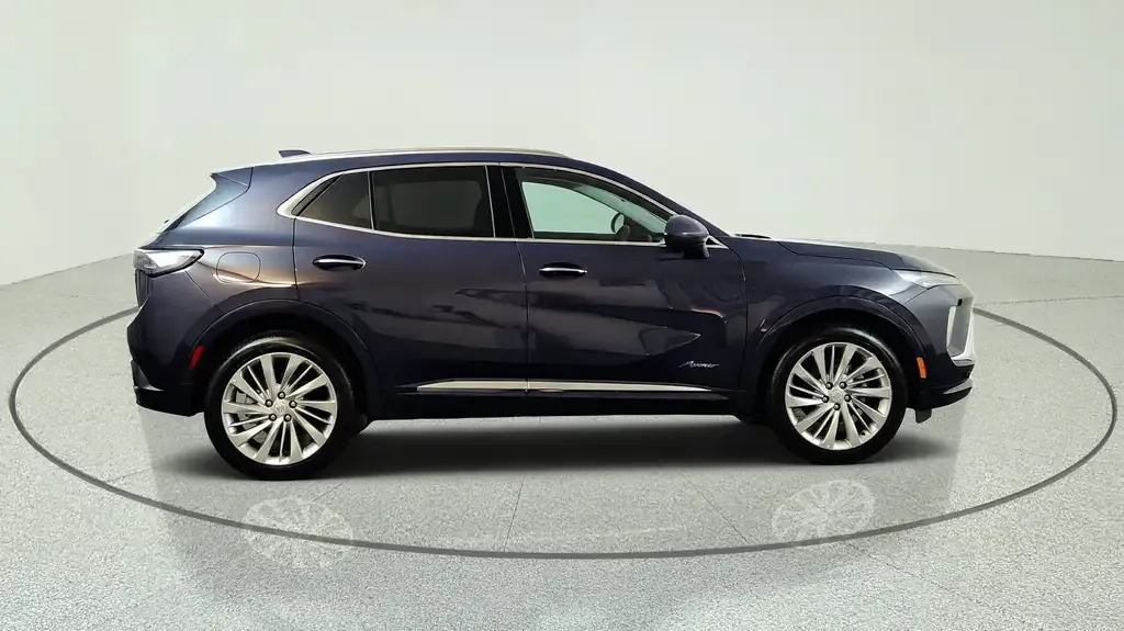 Buick Envision 2026 photo 2