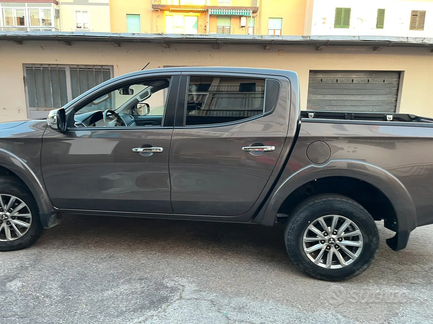 Mitsubishi L200