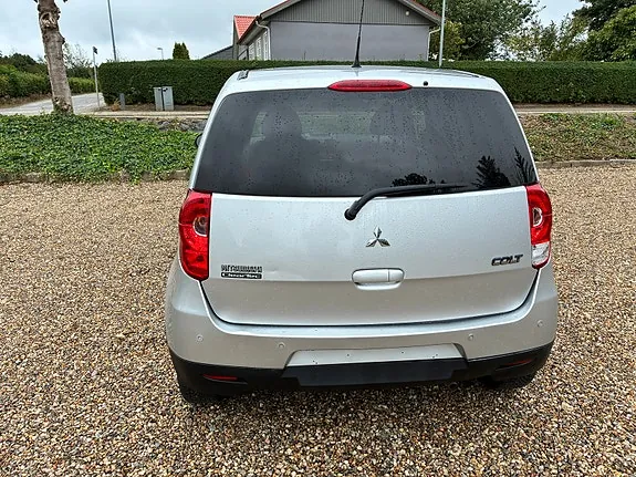 Mitsubishi Colt 2011 photo 5