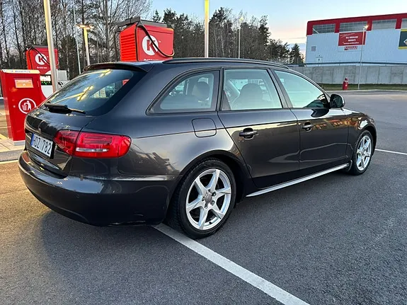 Audi A4 2009 photo 3