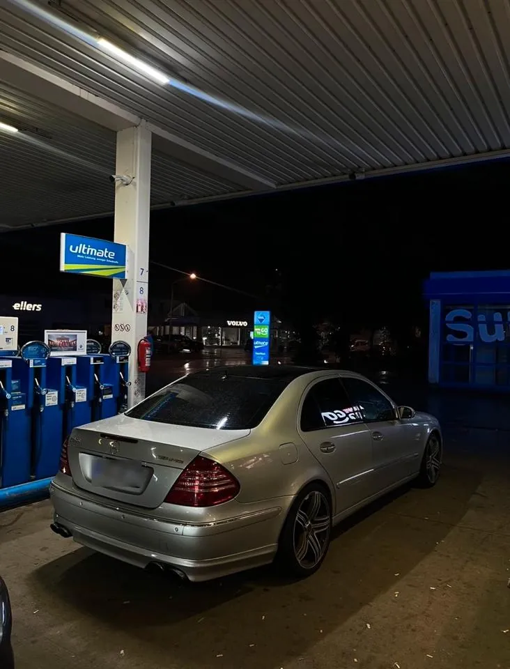 Mercedes-Benz E500 W211