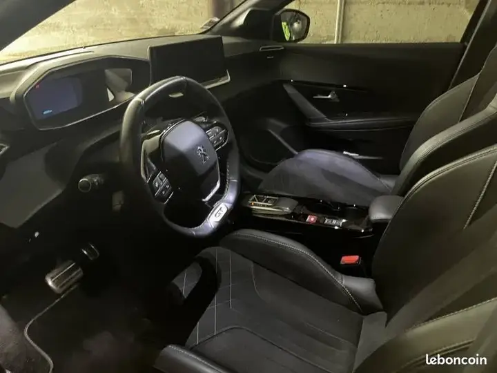 Peugeot 208 2022 photo 3