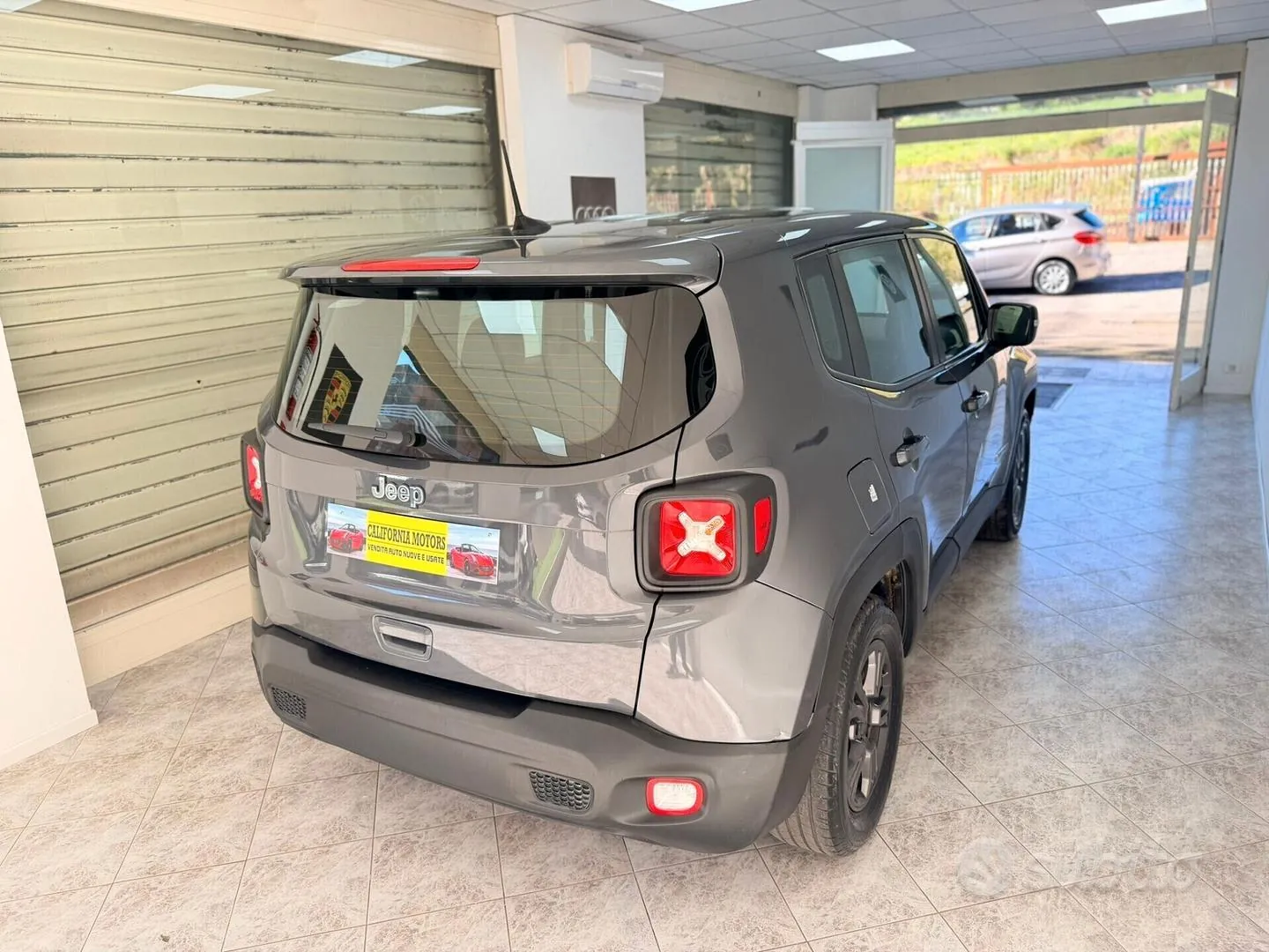 Jeep Renegade 2023 photo 4