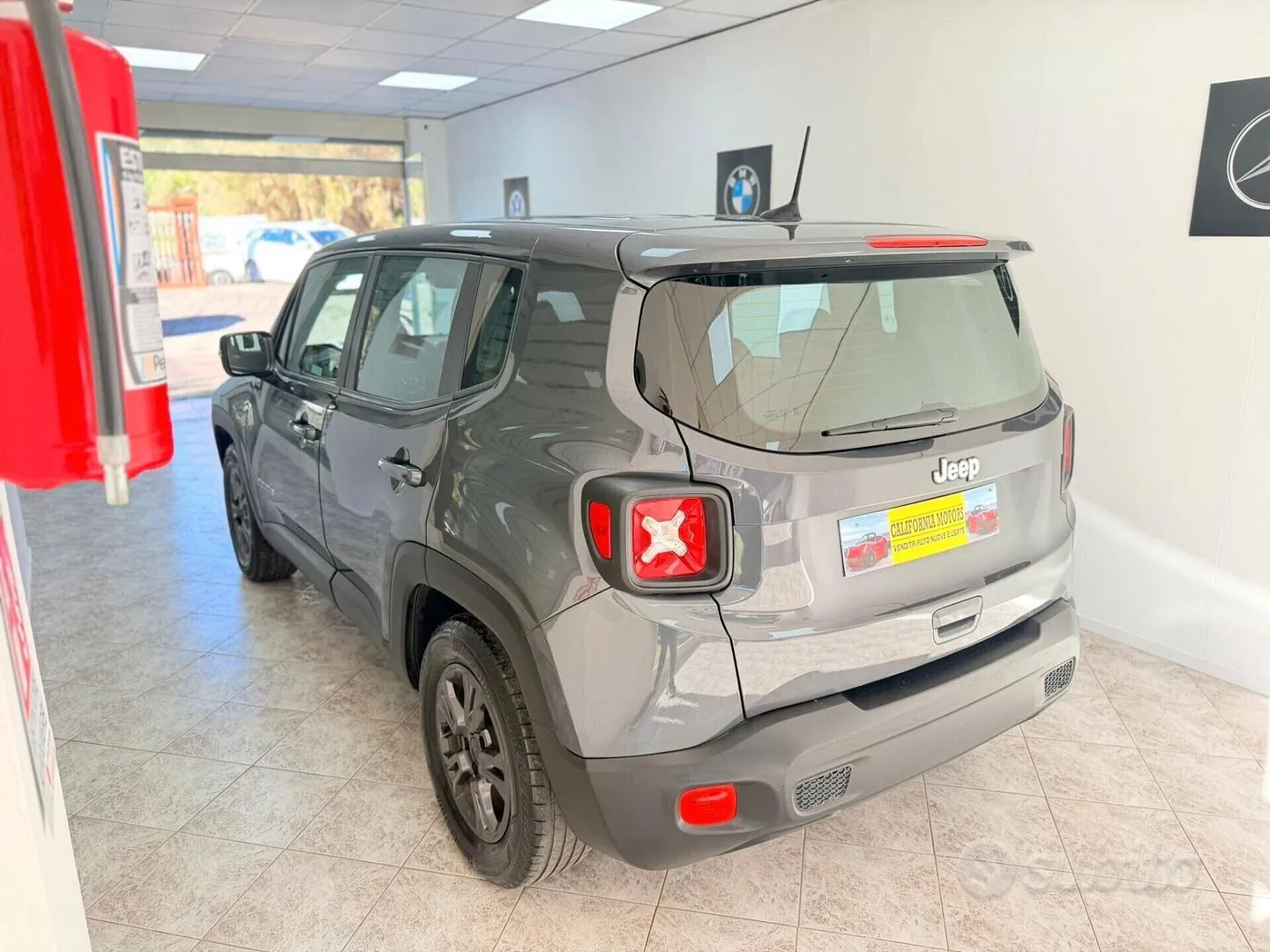 Jeep Renegade 2023 photo 3