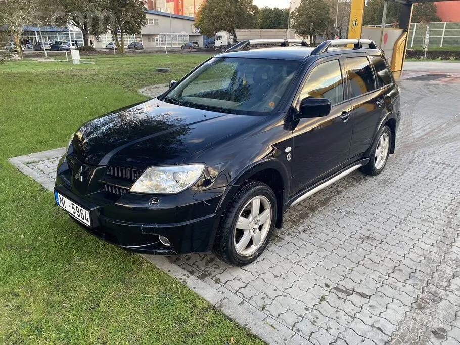 Mitsubishi Outlander 2006 photo 2