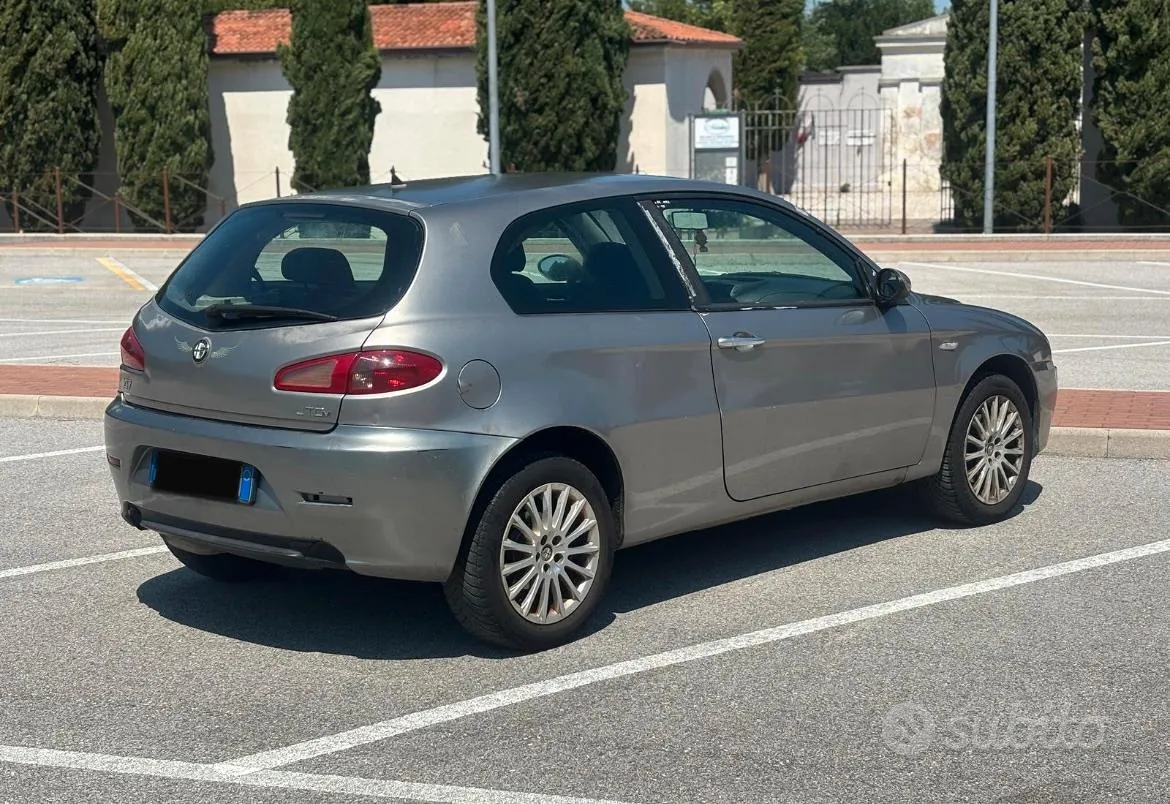 Alfa Romeo 147 2008 photo 2