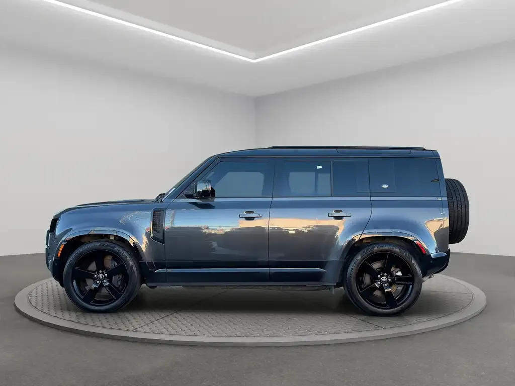 Land Rover Defender 2024 photo 5
