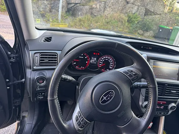 Subaru Forester 2011 photo 3