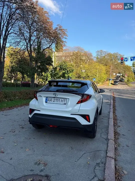 Toyota C-Hr 2020 photo 4