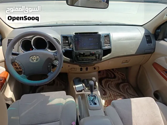 Toyota Fortuner 2011 photo 3