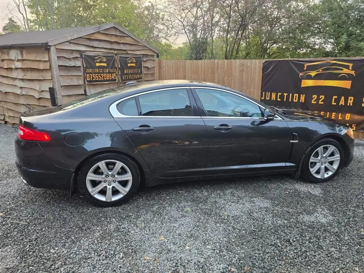 Jaguar Xf 2010 photo 5