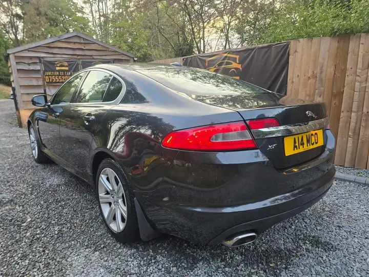 Jaguar Xf 2010 photo 3