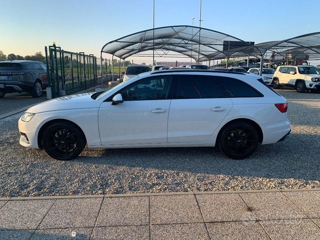 Audi A4 2021 photo 2