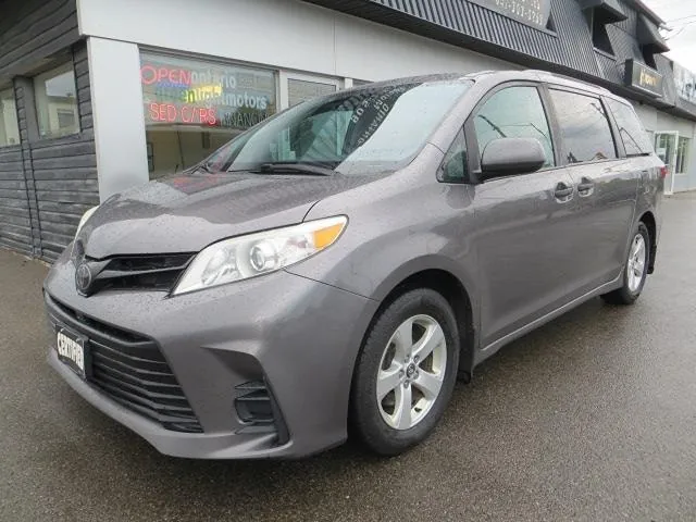 Toyota Sienna 2019 photo 2